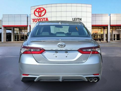 Used 2024 Toyota Camry SE image 3