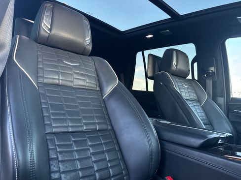 Used 2023 Cadillac Escalade Sport Platinum w/ LPO, ONYX Package image 20