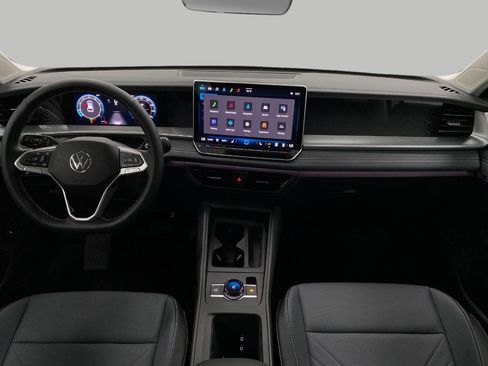 New 2025 Volkswagen Tiguan SE image 21