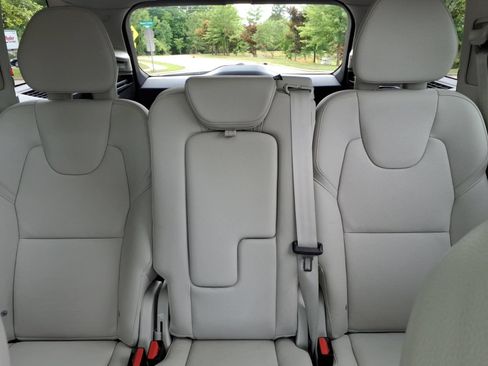 Certified 2025 Volvo XC90 B6 Plus w/ Protection Package Premier AWD/4WD image 20