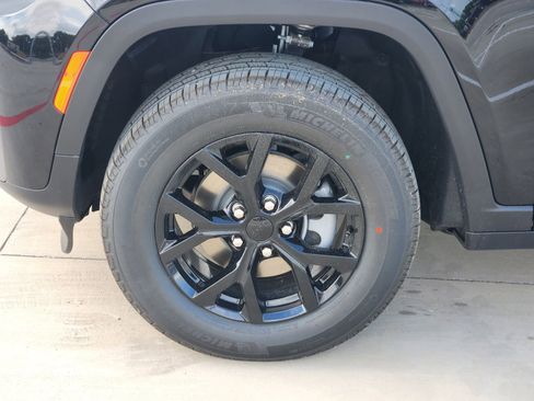New 2026 Jeep Grand Cherokee Altitude RWD image 11
