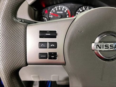 Used 2015 Nissan Frontier SV image 26