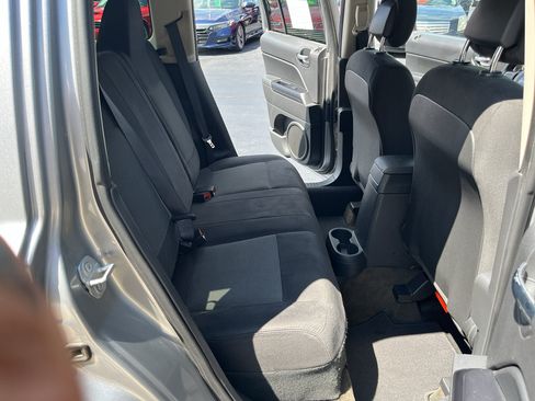 Used 2016 Jeep Patriot Latitude FWD image 36