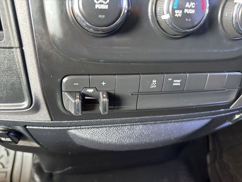 Used 2018 RAM 2500 Tradesman w/ Power & Remote Entry Group image 27