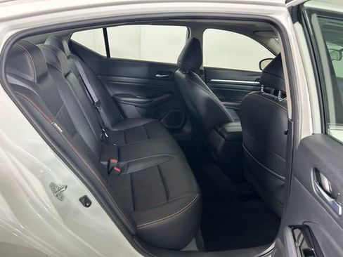 Used 2025 Nissan Altima 2.5 SR w/ SR Premium Package image 28