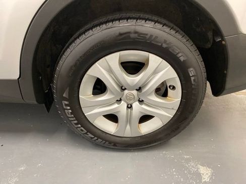 Used 2013 Toyota RAV4 LE AWD/4WD image 30