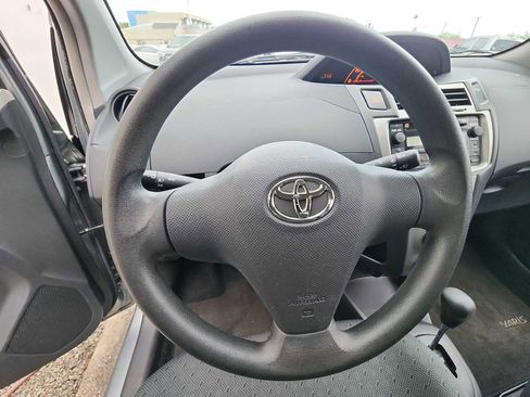 Used 2011 Toyota Yaris image 15