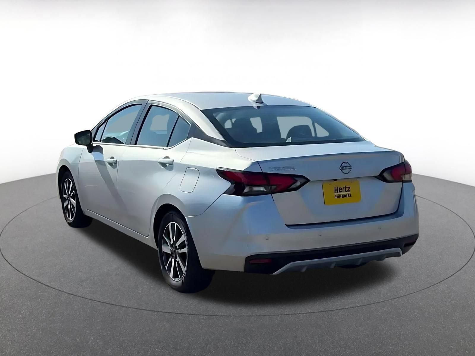 Used 2025 Nissan Versa SV FWD image 10