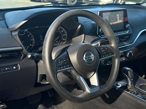 Used 2022 Nissan Altima 2.5 SV image 27