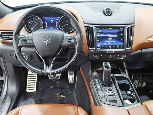 Used 2020 Maserati Levante GranSport image 14