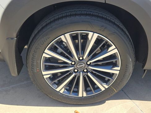 New 2026 Nissan Pathfinder Platinum FWD image 24