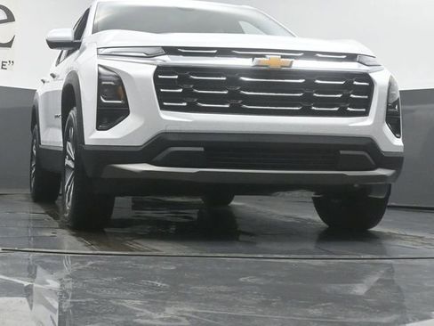 New 2026 Chevrolet Equinox LT w/ Safety and Technology Package FWD image 3