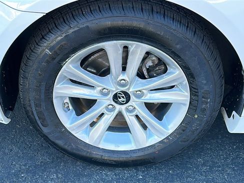 Used 2013 Hyundai Sonata GLS w/ Popular Equipment Pkg image 9