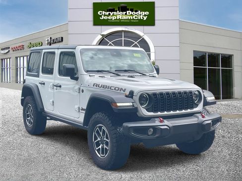 Used 2024 Jeep Wrangler Unlimited Rubicon image 4