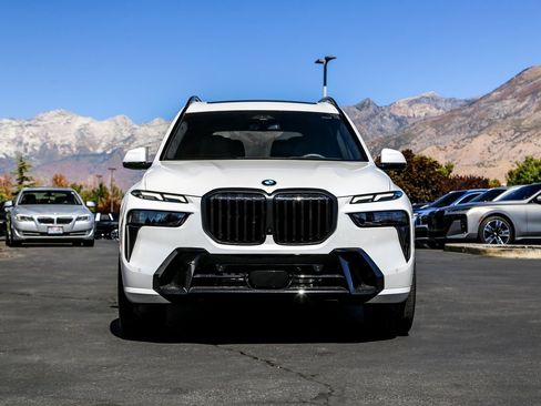 Used 2026 BMW X7 xDrive40i w/ Executive Package image 8
