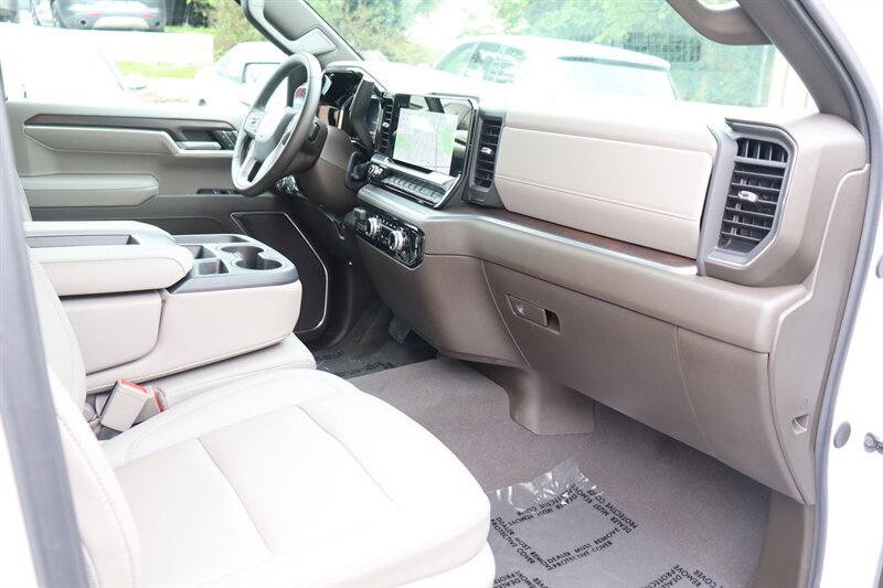 Used 2026 GMC Sierra 1500 SLT AWD/4WD image 22
