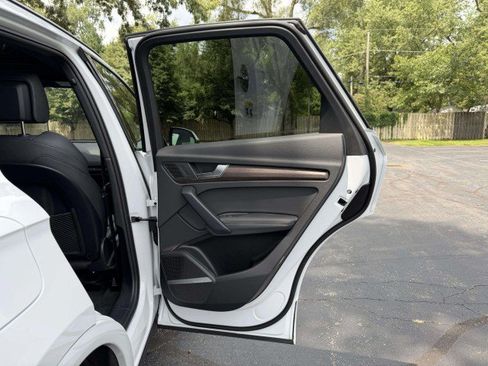 Certified 2025 Audi Q5 e Premium Plus w/ Premium Plus Package AWD/4WD image 26