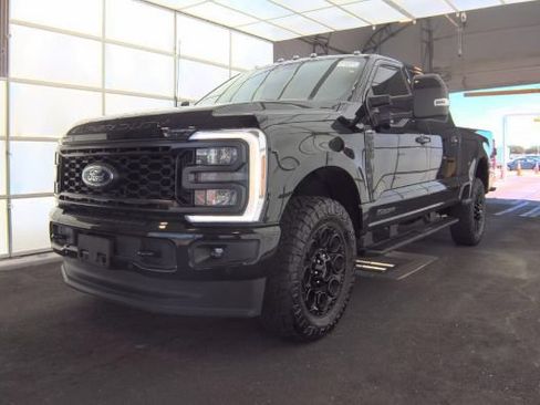 Used 2024 Ford F250 Lariat w/ Lariat Ultimate Package AWD/4WD image 3