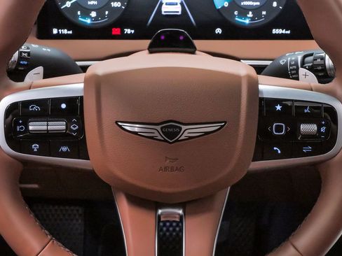 Certified 2026 Genesis GV70 2.5T Advanced AWD/4WD image 21