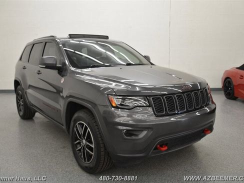 Used 2017 Jeep Grand Cherokee Trailhawk w/ Trailhawk Luxury Group image 6