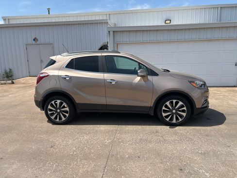 Used 2018 Buick Encore Essence image 4