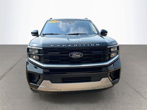Used 2025 Ford Expedition Platinum AWD/4WD image 9