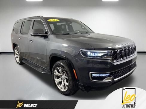 Used 2022 Jeep Wagoneer Series I w/ Premium Group I AWD/4WD image 4