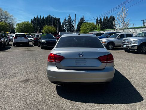 Used 2014 Volkswagen Passat 1.8T Wolfsburg Edition image 4
