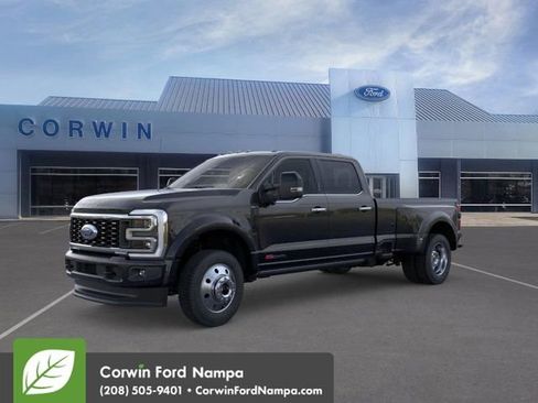 New 2026 Ford F450 Platinum w/ FX4 Off-Road Package image 2