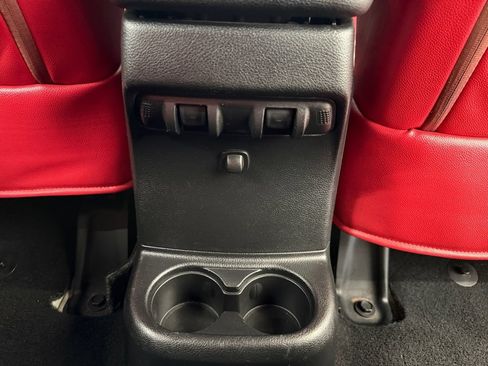 Used 2016 Jeep Wrangler Unlimited Rubicon w/ Connectivity Group AWD/4WD image 23