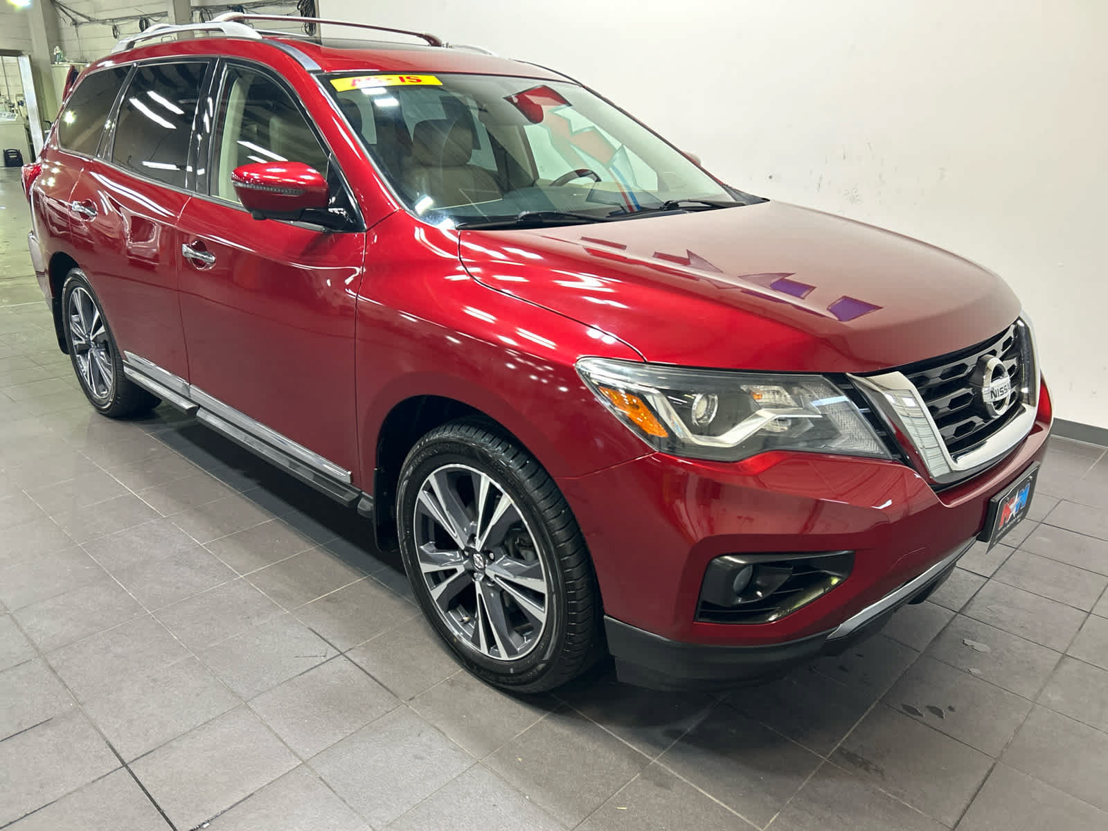 Used 2019 Nissan Pathfinder Platinum AWD/4WD image 2