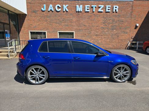 Used 2018 Volkswagen Golf R 4-Door AWD/4WD image 9