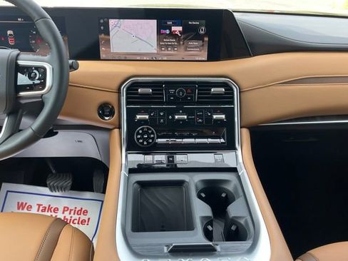 New 2025 Nissan Armada SL w/ Convenience Package image 28