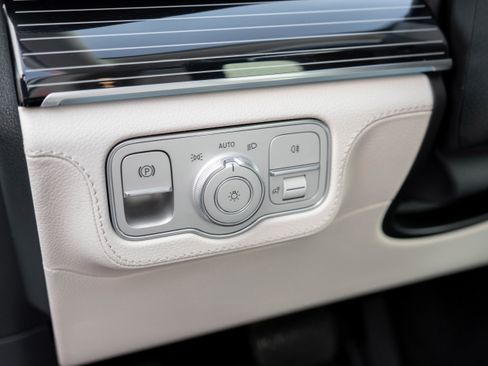 Used 2026 Mercedes-Benz GLE 450e 4MATIC image 15