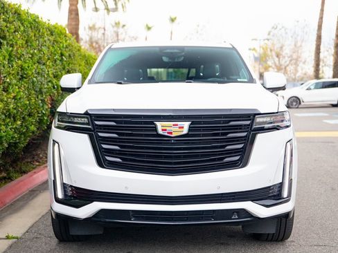 Used 2022 Cadillac Escalade ESV Premium Luxury Platinum w/ Heavy-Duty Trailer Package image 2