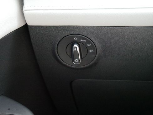 Certified 2025 Volkswagen Taos S AWD/4WD image 27