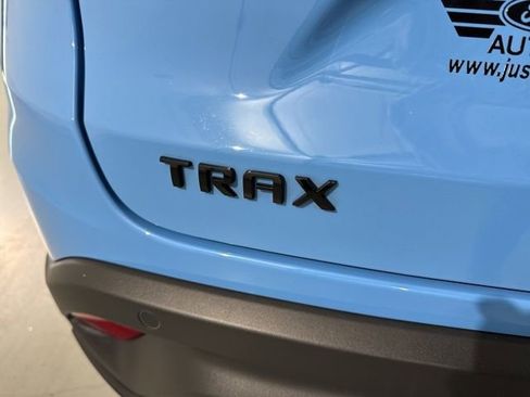Used 2024 Chevrolet Trax RS image 11