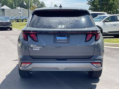 Certified 2025 Hyundai Tucson SE FWD image 4