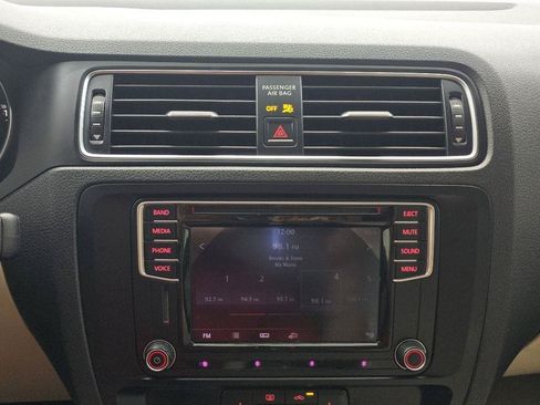 Used 2016 Volkswagen Jetta SE FWD image 24
