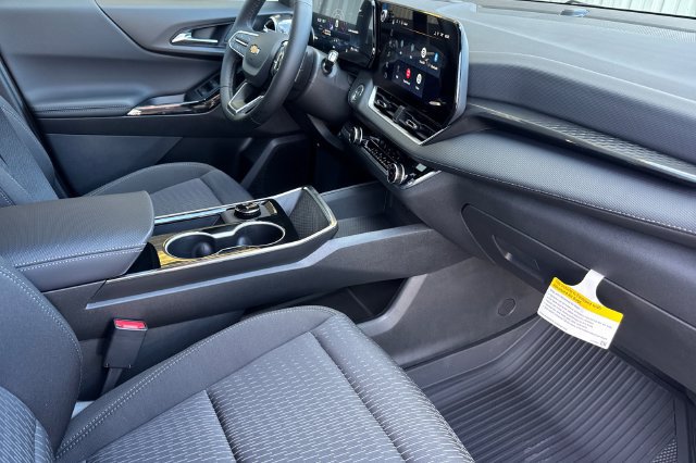 New 2027 Chevrolet Equinox LT FWD image 24