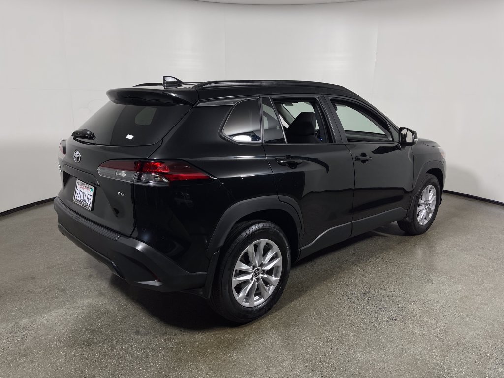 Used 2026 Toyota Corolla Cross LE FWD image 3