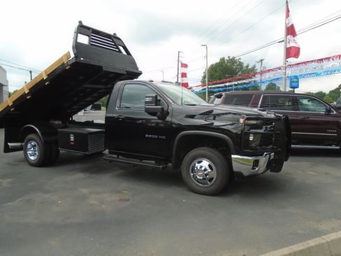 Used 2025 Chevrolet Silverado 3500 LT w/ Convenience Package AWD/4WD image 1