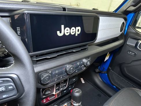 New 2026 Jeep Gladiator Willys image 29