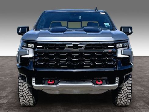 Used 2024 Chevrolet Silverado 1500 ZR2 image 5