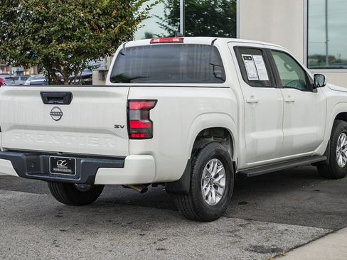 Used 2024 Nissan Frontier SV image 6
