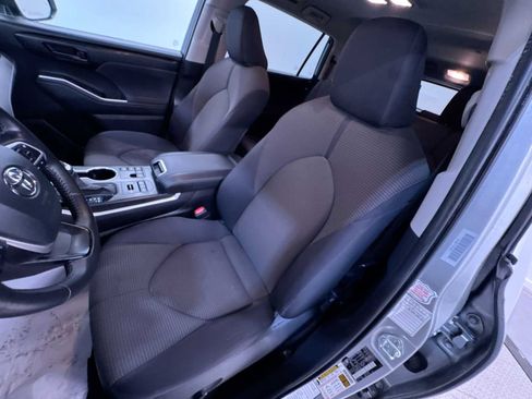 Used 2024 Toyota RAV4 LE image 14