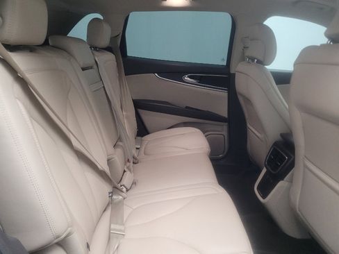 Used 2017 Lincoln MKX Reserve w/ Driver Assistance Package FWD image 19