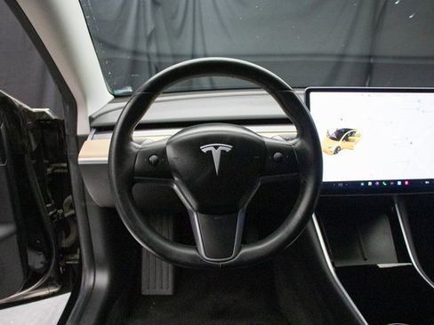 Used 2019 Tesla Model 3 Mid Range image 24
