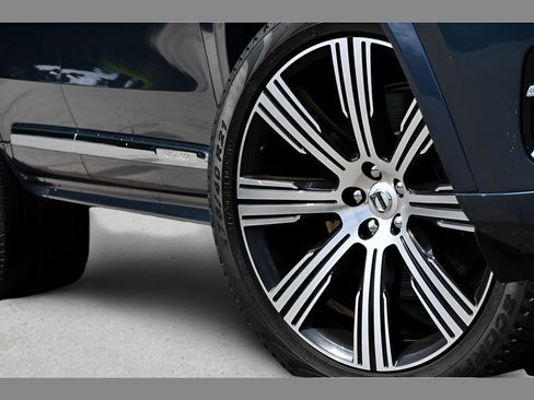 Certified 2024 Volvo XC90 T8 Core w/ Climate Package AWD/4WD image 11