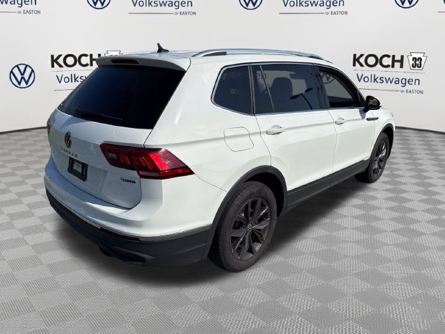 Used 2024 Volkswagen Tiguan SE AWD/4WD image 8